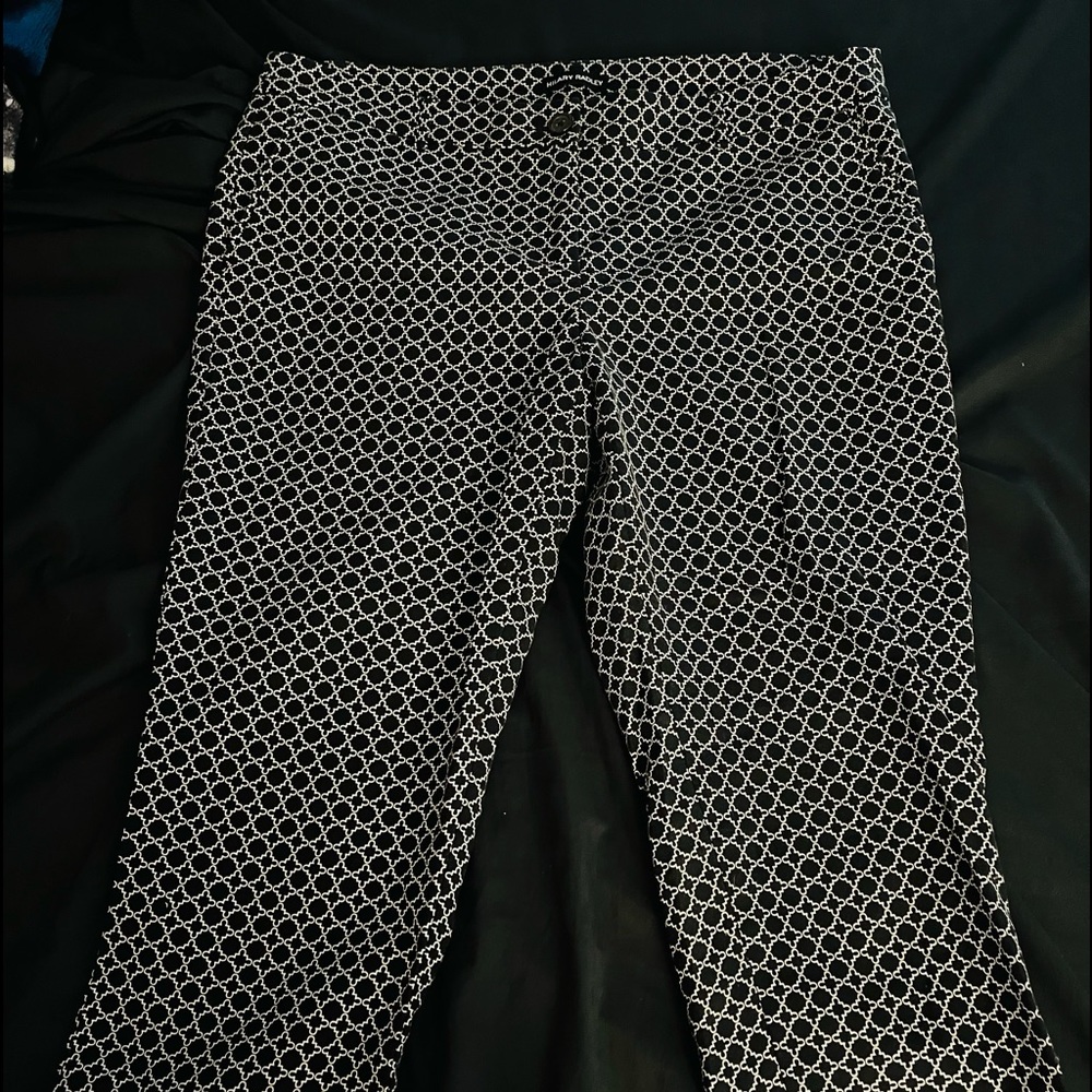 Women’s Hilary Radley cropped pants in size 14.